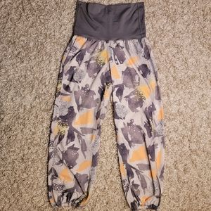 Lululemon Om Pant (cropped)